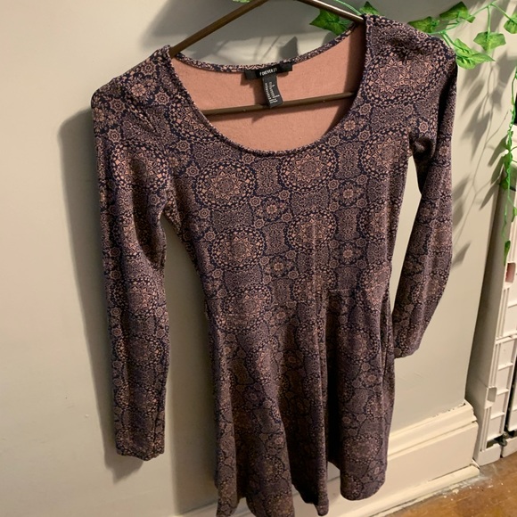 FOREVER 21 PATTERNED DRESS - Picture 2 of 4